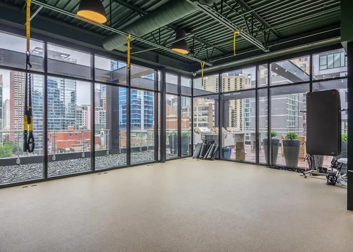River N 1br W Gym Pool Wd Nr Mag Mile Chi-440 Чикаго