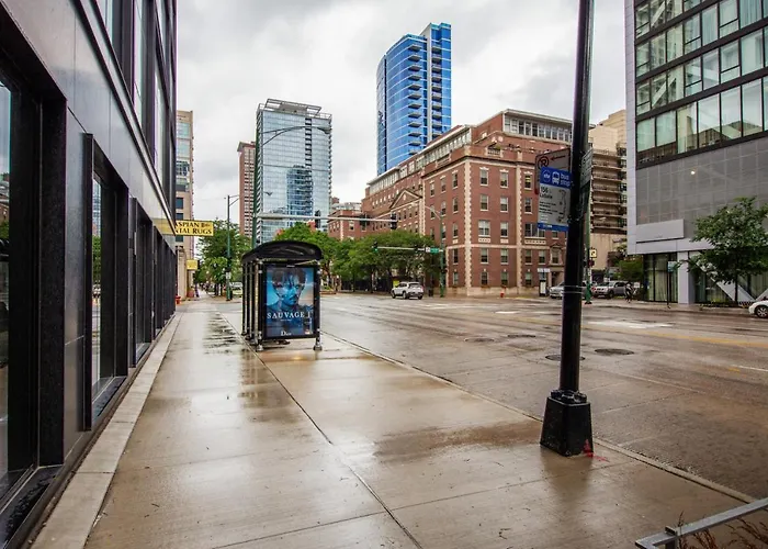 River N 1br W Gym Pool Wd Nr Mag Mile Chi-440