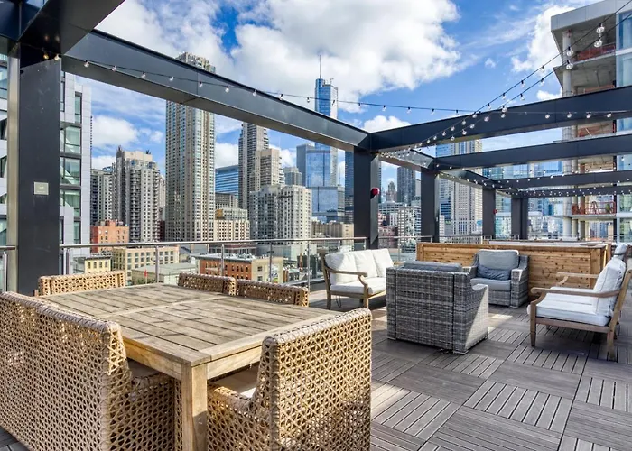 River N 1br W Gym Pool Wd Nr Mag Mile Chi-440 * Чикаго