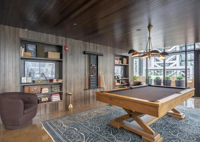 River N 1br W Gym Pool Wd Nr Mag Mile Chi-440 Апартаменты *