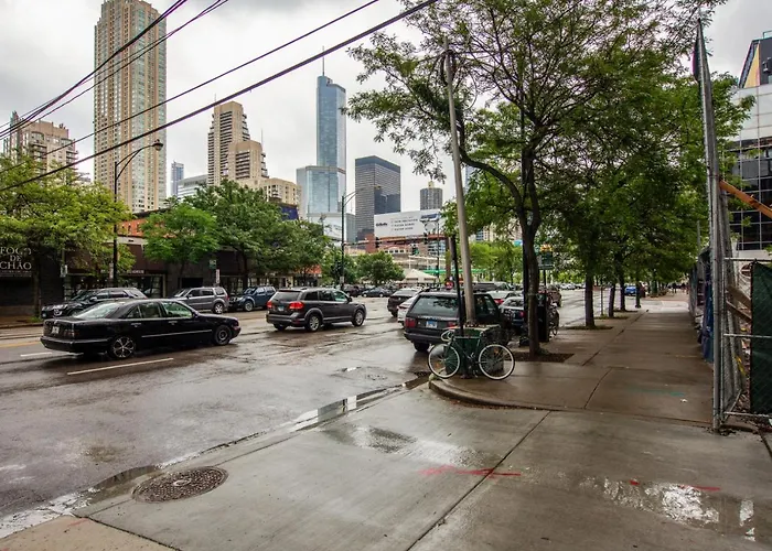 River N 1br W Gym Pool Wd Nr Mag Mile Chi-440 * Чикаго